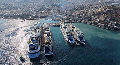 Kuşadası'na 4 kruvaziyerle 11 bin 811 turist geldi