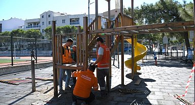 Kuşadası'nda çocukların oyun alanları yenileniyor