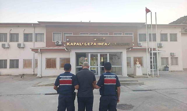 Kuşadası'nda uyuşturucu operasyonu: 3 gözaltı
