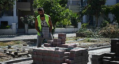 Kuşadası'nda yollar yenileniyor