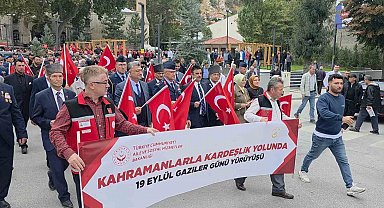 Kütahya'da Gaziler Günü'nde 'Kahramanlarla Kardeşlik Yolunda' yürüyüşü