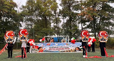 Ladik'te uçurtmalar çocuklar için gökyüzüne yükseldi