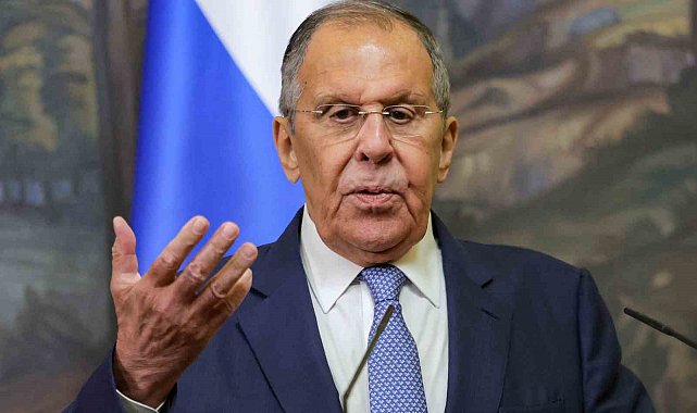 Lavrov: "Zelenskiy sürekli seyahat ediyor, hiçbir zaman ülkesinde bulunmuyor"