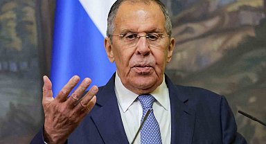 Lavrov: "Zelenskiy sürekli seyahat ediyor, hiçbir zaman ülkesinde bulunmuyor"