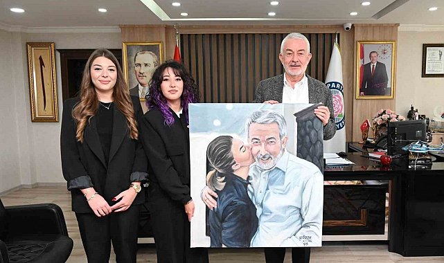 Lise öğrencisi Gözde'den Başkan Başdeğirmen'i duygulandıran tablo