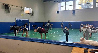 Liseli voleybolcular ilk idmanına çıktı