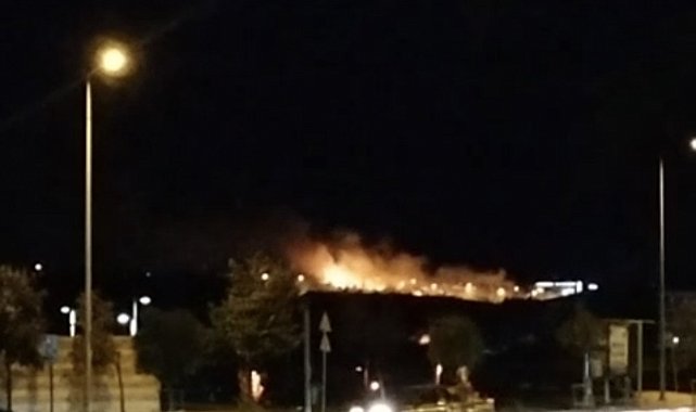 Lüleburgaz'da otluk alanda çıkan yangın söndürüldü