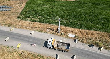 Mahalle sakinlerini çileden çıkaran 'beton bariyer' bilmecesi