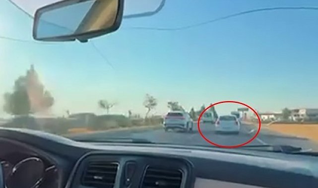 Makas atan sürücü trafiği tehlikeye attı
