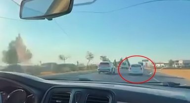 Makas atan sürücü trafiği tehlikeye attı