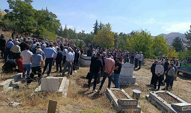 Malatya'da kazada hayatını kaybeden sağlık çalışanı genç son yolculuğuna uğurlandı