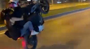 Malatya'da motosikletle tehlikeli yolculuk kamerada