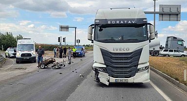 Manisa'da sepetli motosiklet tırla çarpıştı: 1 ölü