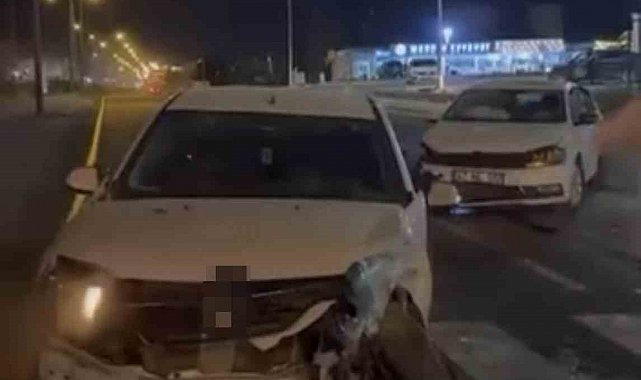 Mardin'de iki otomobil çarpıştı: 3 yaralı