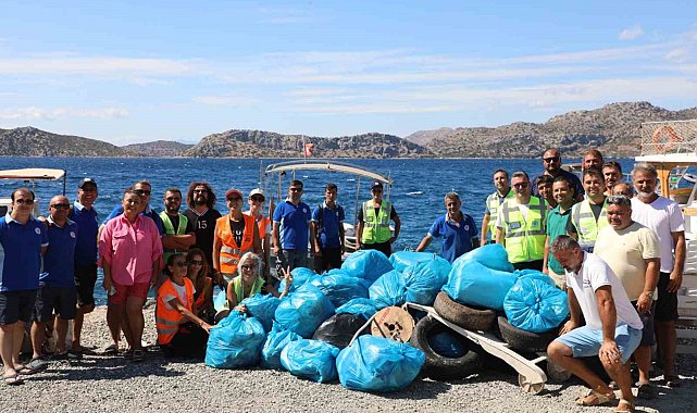 Marmaris Sögüt koylarından 125 torba atık toplandı