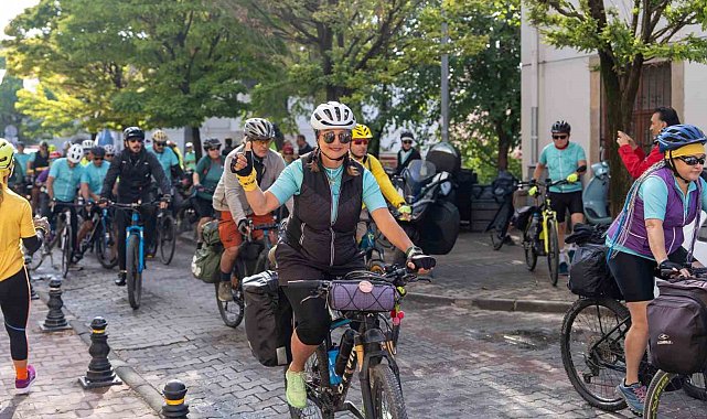 Mavi ve yeşilin arasında 5 günlük bisiklet yolculuğu başladı
