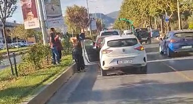 Menteşe'de 3 aracın karıştığı zincirleme kaza