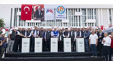 Mersin'de 138 milyon liralık kent meydanının temeli atıldı