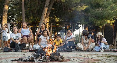 Mersin'de anne ve çocuklar doğayla iç içe kamp yaptı