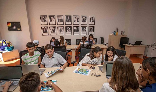 Mersin'de çocuklar yapay zekayla geleceği tasarlıyor