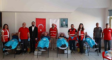 Mersin'de emniyet teşkilatından kan bağışına destek