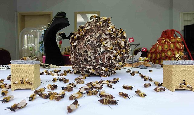 Mersin'de iğne oyası sanata dönüştü: Arıdan kelebeğe birçok figür ilgi görüyor