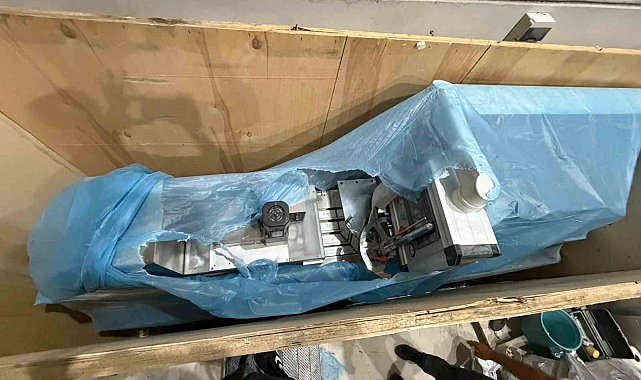 Mersin'de plastik ambalaj dükkanında uyuşturucu imalathanesi ortaya çıkarıldı: 100 bin sentetik ecza hap ele geçirildi