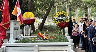 Metin Oktay, vefatının 35. yıl dönümünde kabri başında anıldı