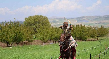 Milli atlı okçu Batuhan Bay, Avrupa Şampiyonası için İspanya'ya gidiyor