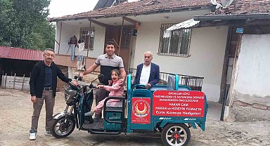 Minik Ecrin'in elektrikli araç sevinci