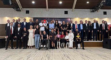 Minik gazetecilere özel ödül