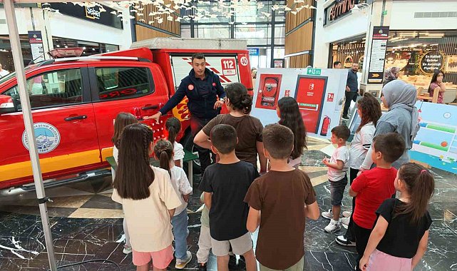 Minik itfaiyeciler, hem öğrendi hem eğlendi