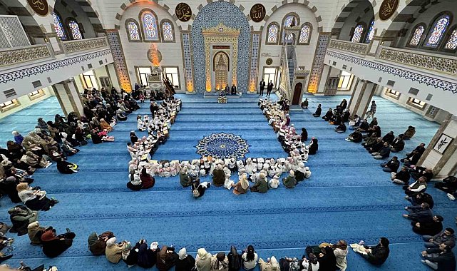 Minik öğrencilerin Kur'an yolculuğu törenle başladı