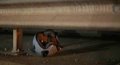 Motosiklet bariyere çarptı: 34 yaşındaki sürücü yaralandı