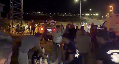 Motosiklet ile otomobil çarpıştı: 2 yaralı