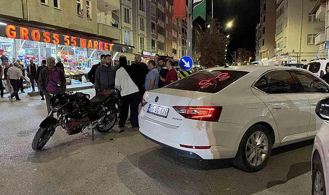 Motosiklet otomobille çarpıştı: 1 yaralı