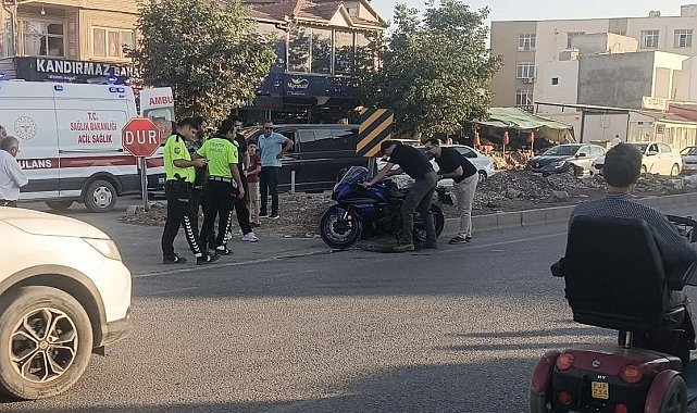 Motosiklet yayaya çarptı: 2 yaralı