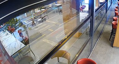 Motosikletin çarptığı yaya ağır yaralandı