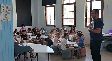 Muradiye Bebek ve Çocuk Kütüphanesi'nde aileler üretiyor, çocuklar keşfediyor