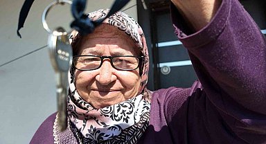 Mutluluğun fotoğrafı: Ömrü çatmada geçti, 69 yaşında evi oldu