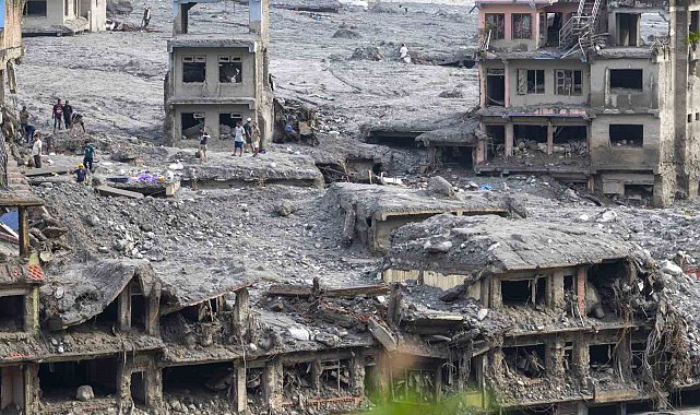 Nepal'deki sel felaketinde ölü sayısı bin 357'ye yükseldi