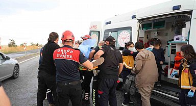 Nevşehir'de otomobil önünde seyreden araca çarptı: 6 yaralı