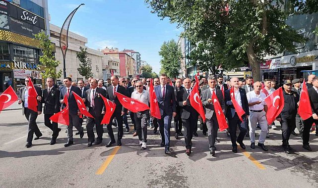 Niğde'de 'Kahramanlarla Kardeşlik Yolunda' yürüyüşü gerçekleştirildi