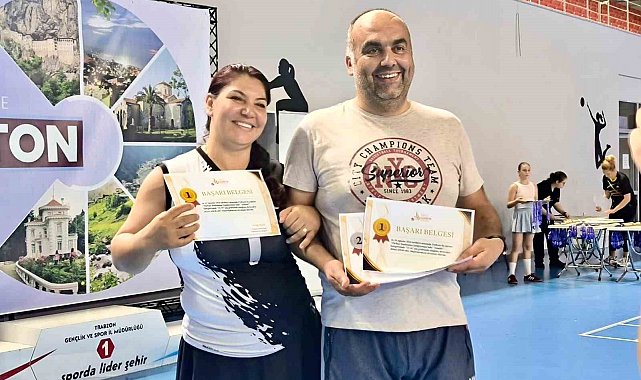 Niğdeli veteran badmintonculardan Türkiye Şampiyonası'nda 5 madalya