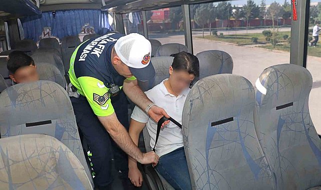 Okullar açıldı, trafik jandarmaları denetime başladı