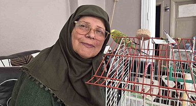 Ölmek üzereyken sahiplendiği muhabbet kuşu hayat arkadaşı oldu