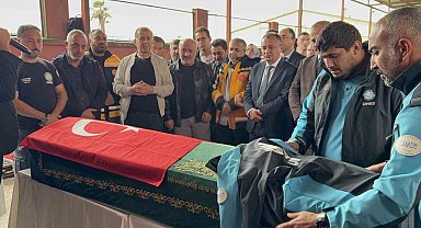 Organ nakli yolunda hayatını kaybeden hemşire gözyaşlarıyla uğurlandı