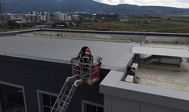 Osmaniye'de 112 ekipleri bu kez kendi binaları için alarma geçti