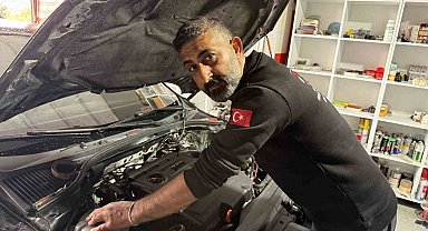 Oto tamircisi otobanda çaresiz kalınca, şalgam suyunu motor suyu olarak kullandı