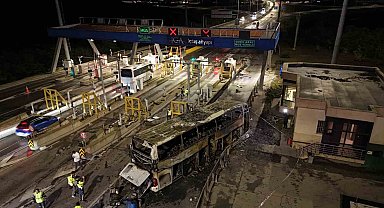 Otobüs yangınının ardından ekiplerin çalışması havadan görüntülendi